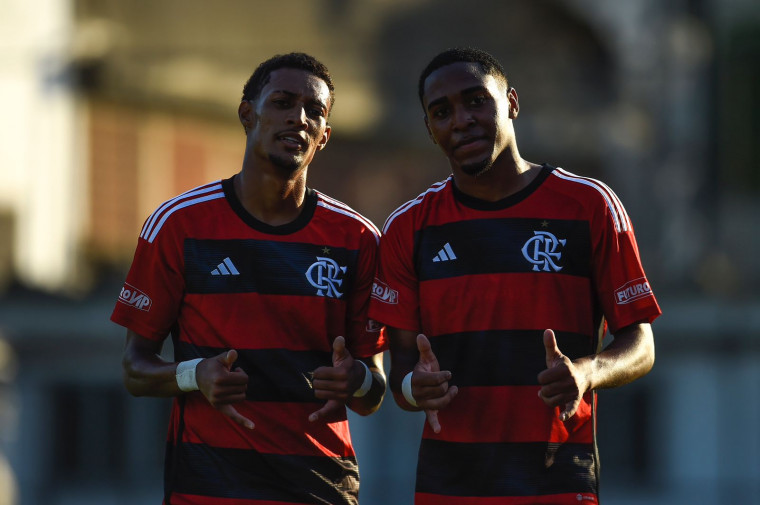 Jovem craque tem sido um jogador fundamental nos escalões base. Foto: Marcelo Cortes / Flamengo